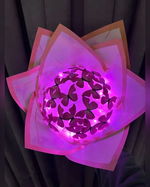Pembe Işıklı Kelebek Buketi