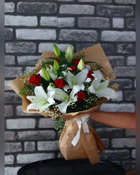 Kazablanka ve Gül Buketi